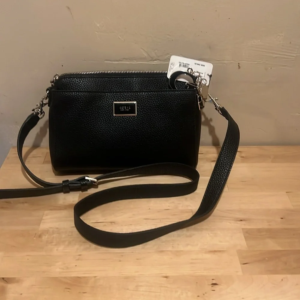 Guess Alessi Elegant Black Crossbody Bag - Picture 3 of 4